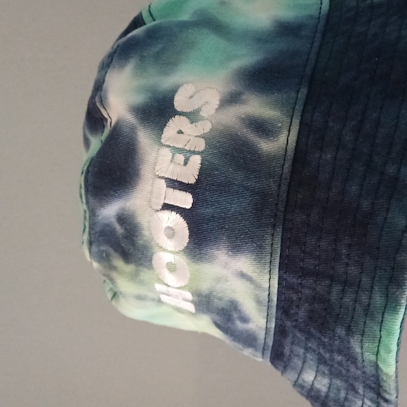 Hooters tie dye canvas bucket hat OS - Picture 3 of 12
